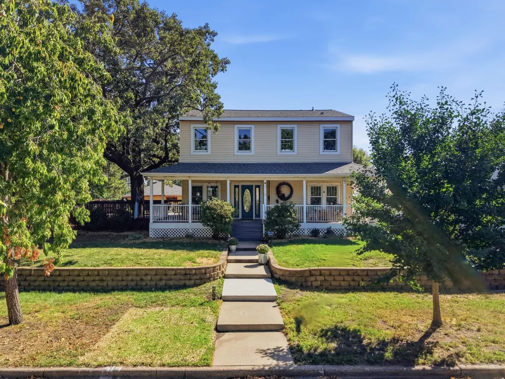 3715 42nd Avenue Robbinsdale, MN 55422