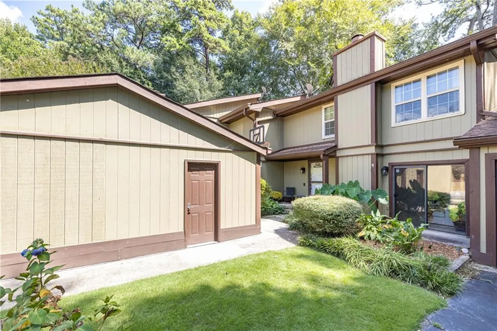 2702 Meadow Mere E Atlanta, GA 30341