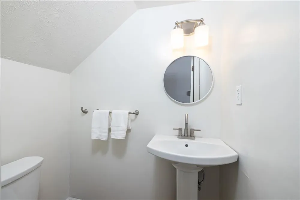 2702 Meadow Mere E Atlanta, GA 30341