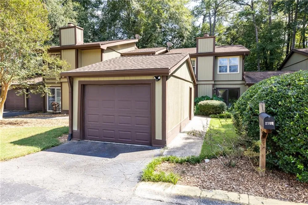 2702 Meadow Mere E Atlanta, GA 30341