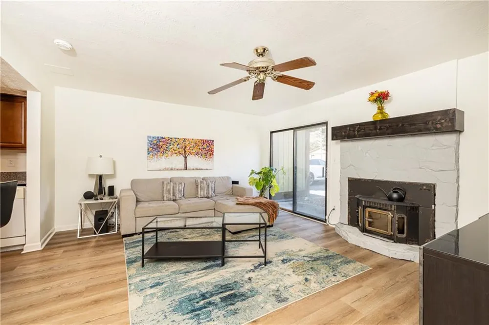2702 Meadow Mere E Atlanta, GA 30341