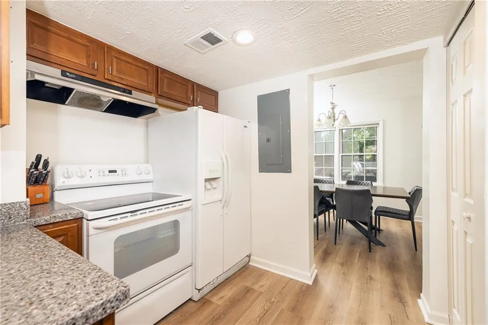 2702 Meadow Mere E Atlanta, GA 30341
