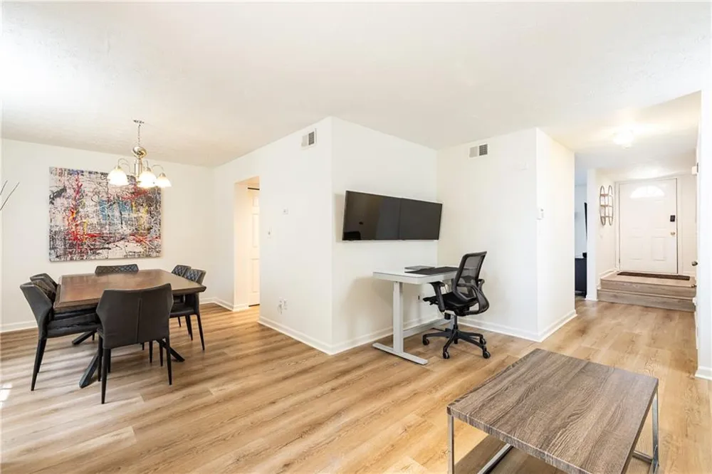 2702 Meadow Mere E Atlanta, GA 30341