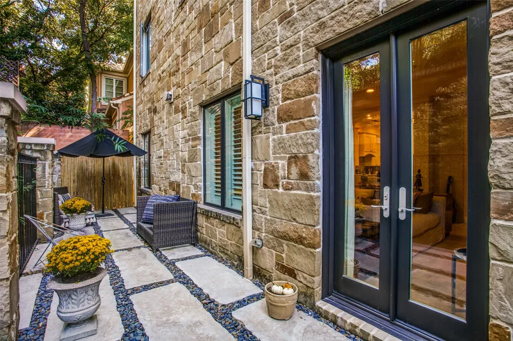 2811 Hood Street #C Dallas, TX 75219