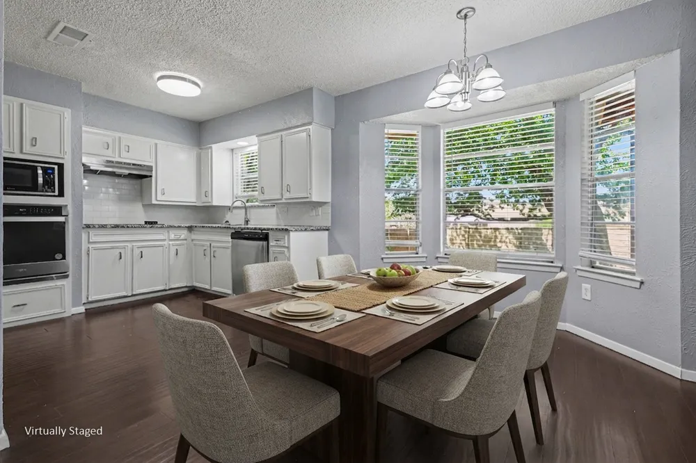 405 Sixpence Lane Euless, TX 76039