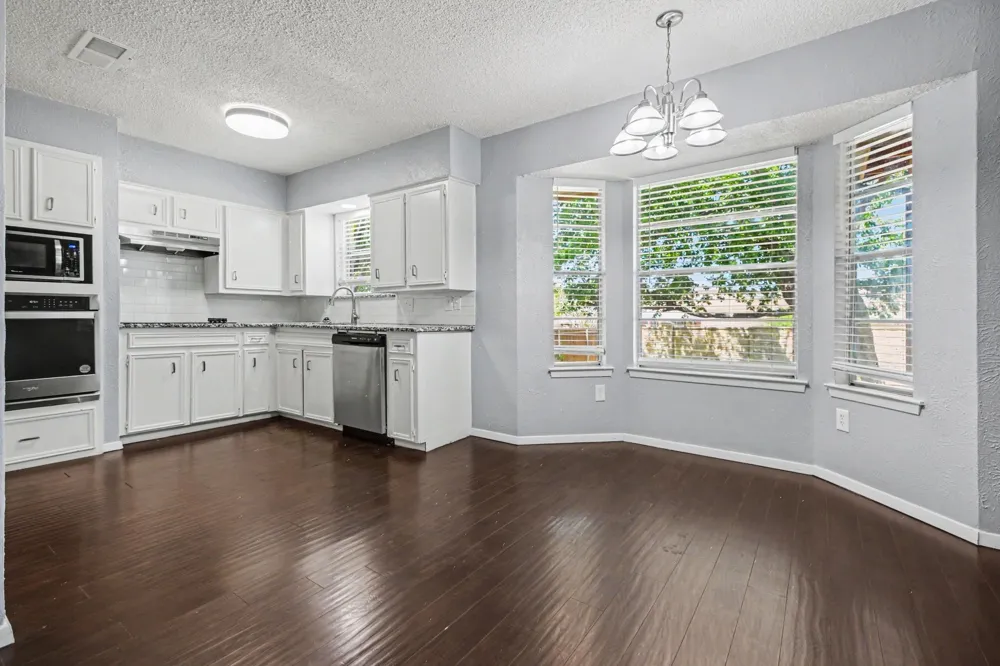 405 Sixpence Lane Euless, TX 76039