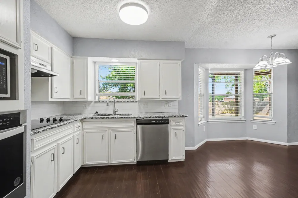 405 Sixpence Lane Euless, TX 76039
