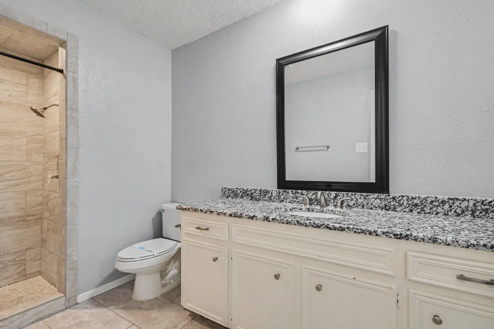 405 Sixpence Lane Euless, TX 76039