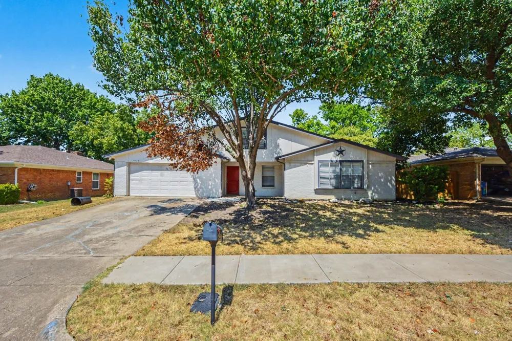 405 Sixpence Lane Euless, TX 76039