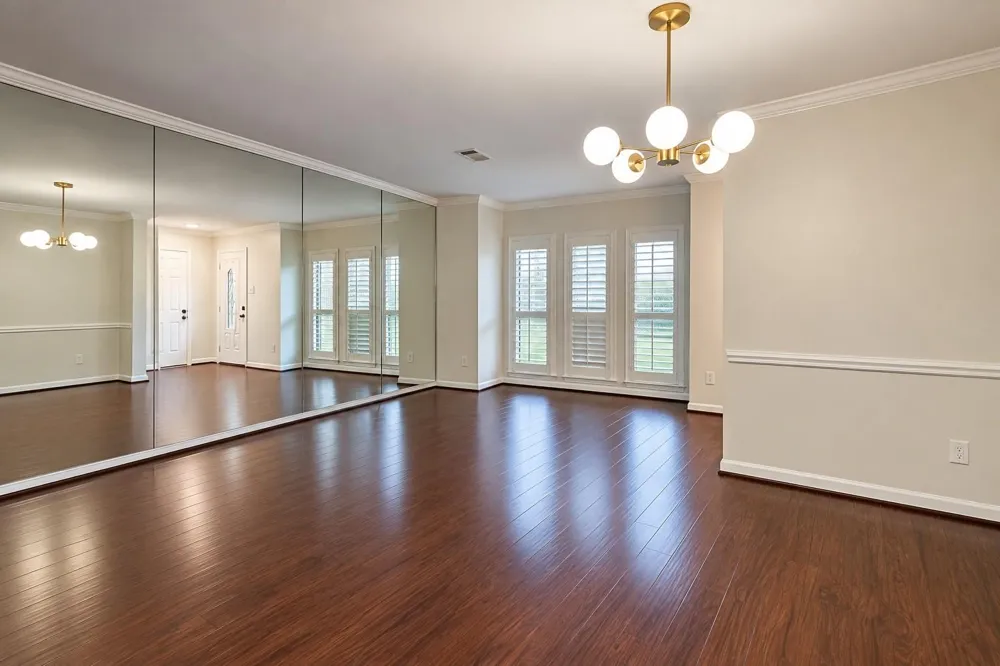 526 Post Oak Lane Houston, TX 77024