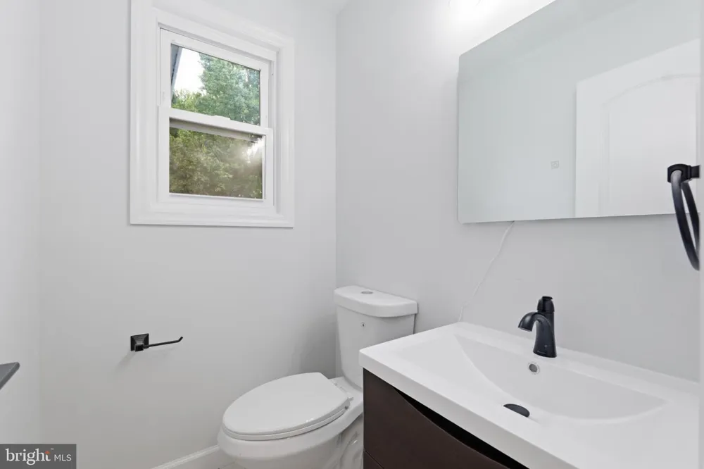 14 SADDLE DRIVE Mount Laurel, NJ 08054