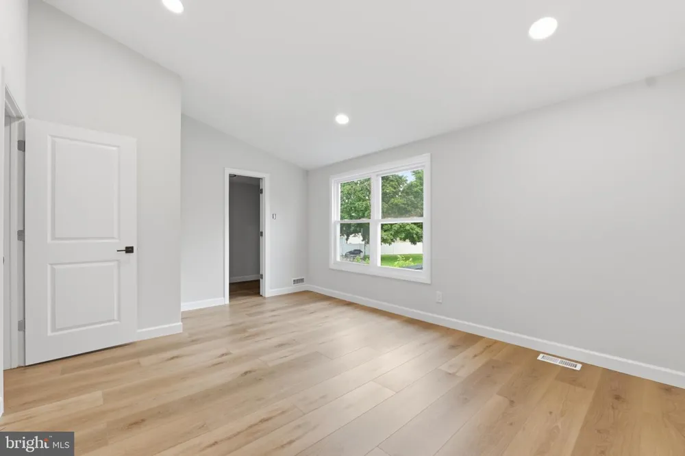 14 SADDLE DRIVE Mount Laurel, NJ 08054