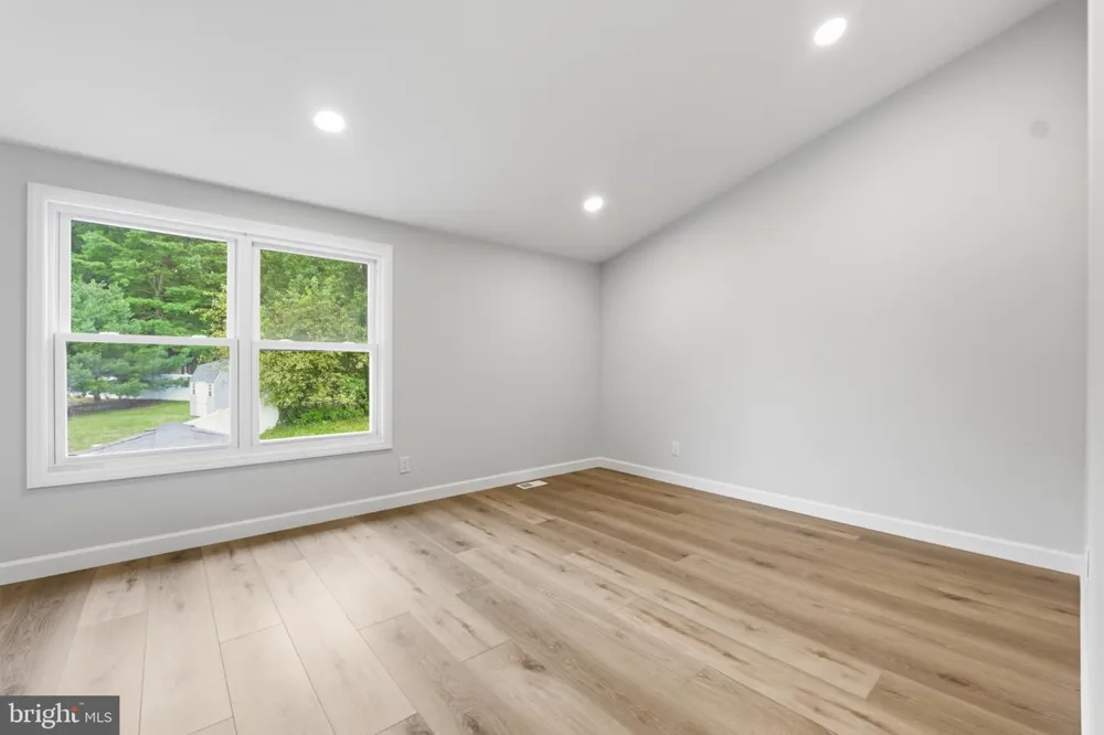 14 SADDLE DRIVE Mount Laurel, NJ 08054