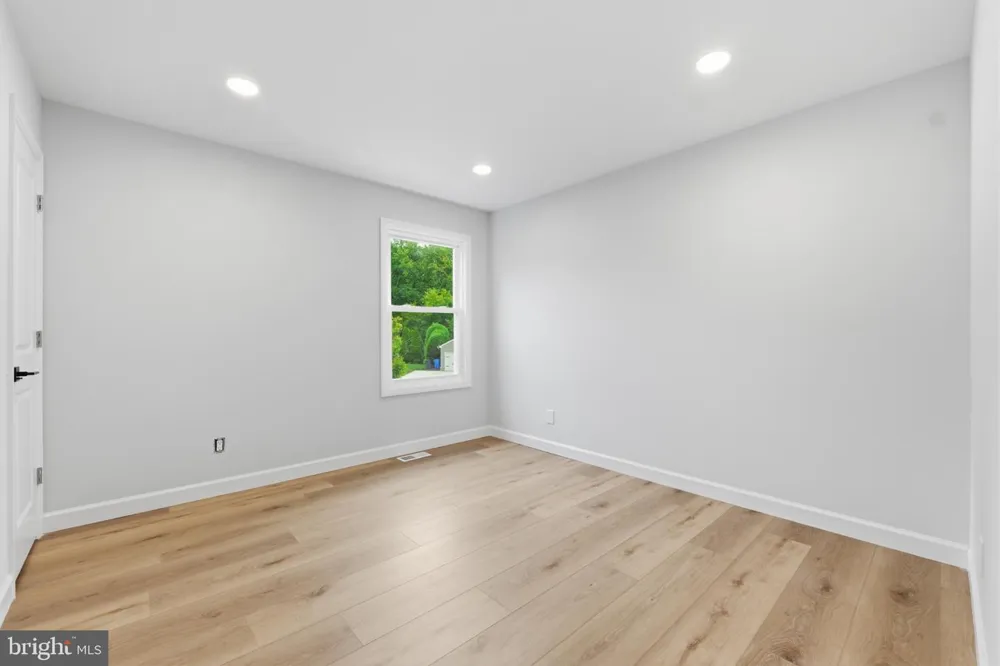 14 SADDLE DRIVE Mount Laurel, NJ 08054