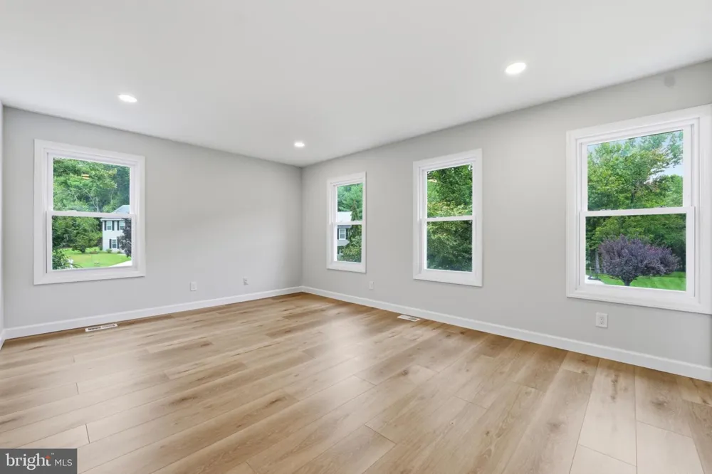 14 SADDLE DRIVE Mount Laurel, NJ 08054
