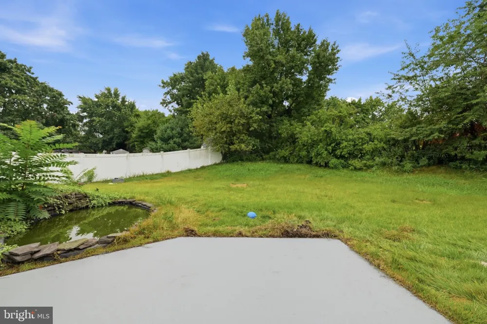 14 SADDLE DRIVE Mount Laurel, NJ 08054