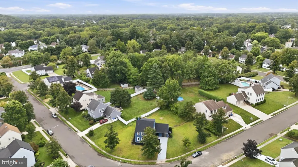 14 SADDLE DRIVE Mount Laurel, NJ 08054