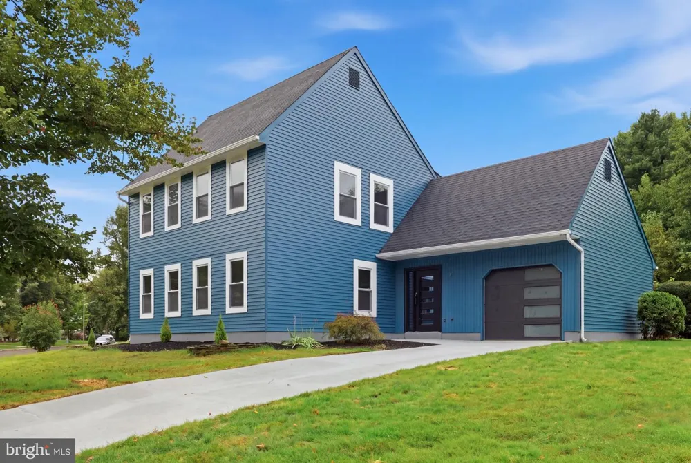 14 SADDLE DRIVE Mount Laurel, NJ 08054