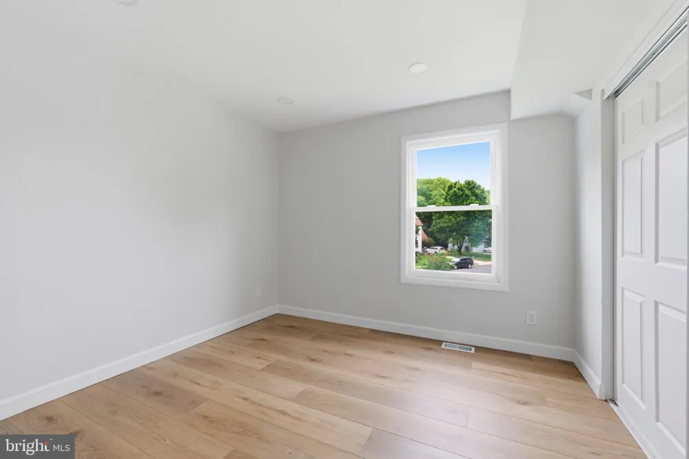 14 SADDLE DRIVE Mount Laurel, NJ 08054