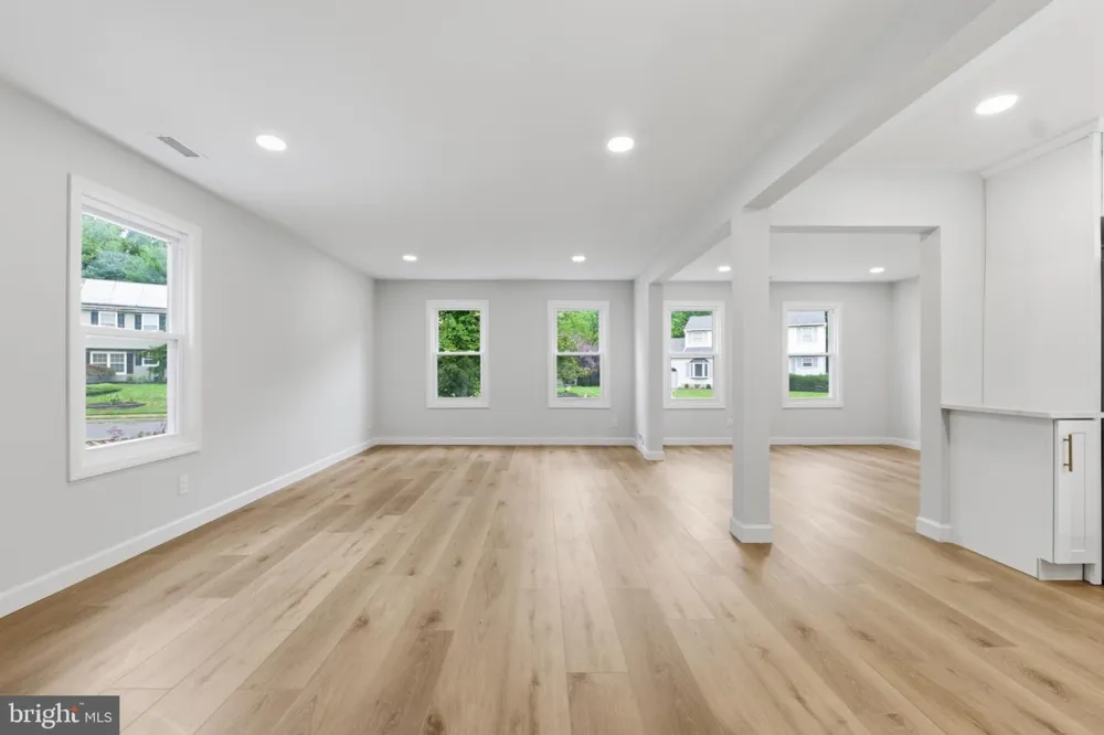14 SADDLE DRIVE Mount Laurel, NJ 08054