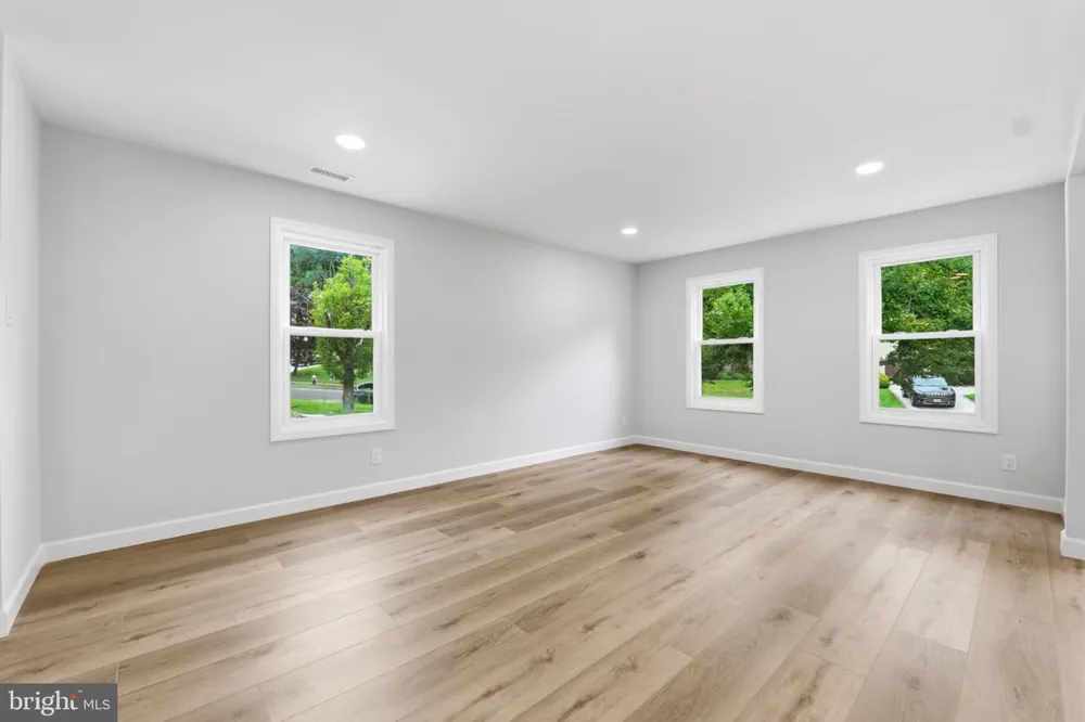 14 SADDLE DRIVE Mount Laurel, NJ 08054