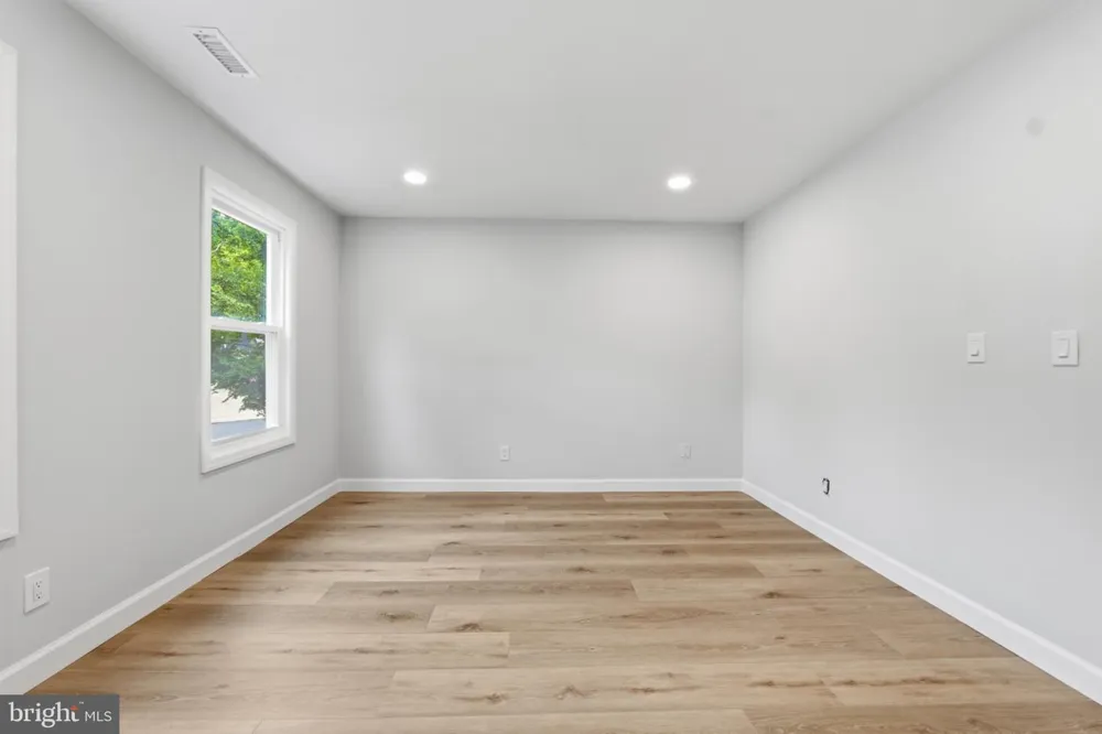 14 SADDLE DRIVE Mount Laurel, NJ 08054