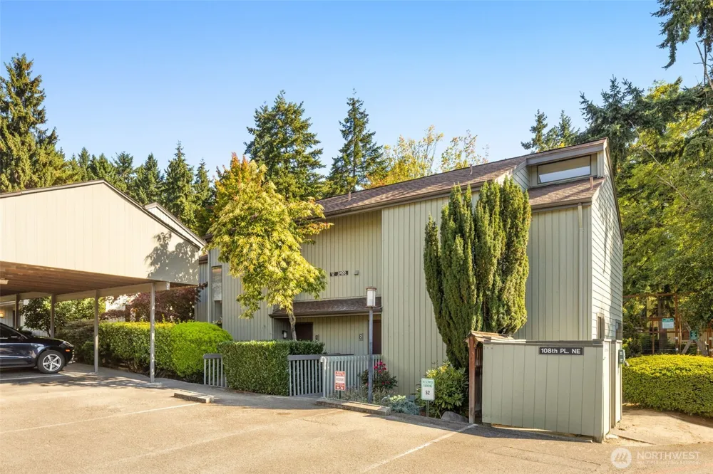 3400 108th Place NE #2 Bellevue, WA 98004