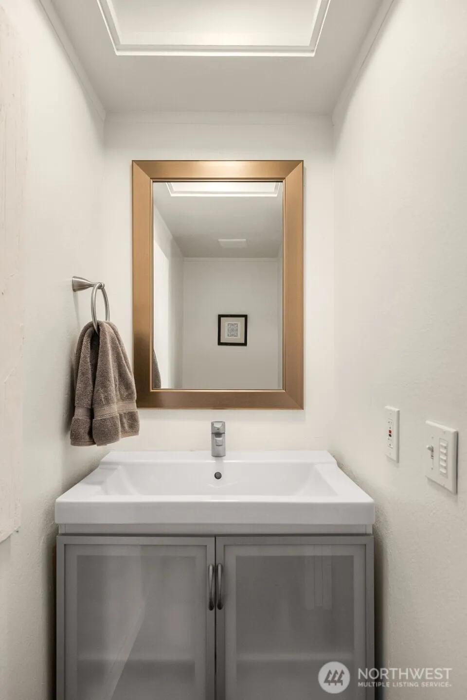 3400 108th Place NE #2 Bellevue, WA 98004