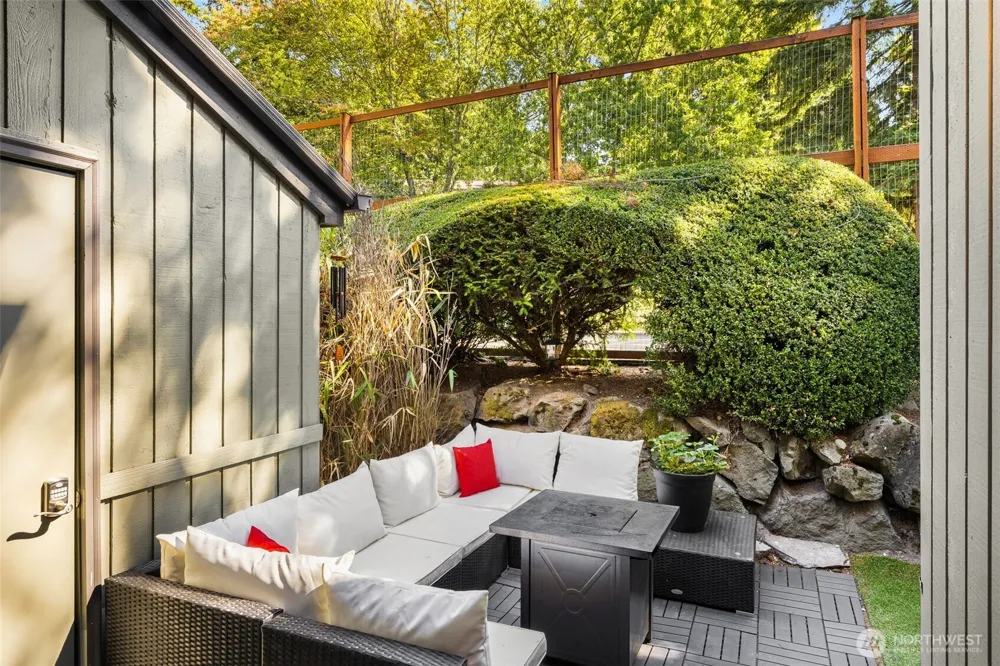3400 108th Place NE #2 Bellevue, WA 98004