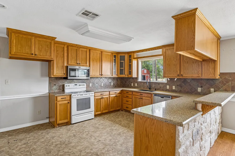 9765 FM 20 Lockhart, TX 78644