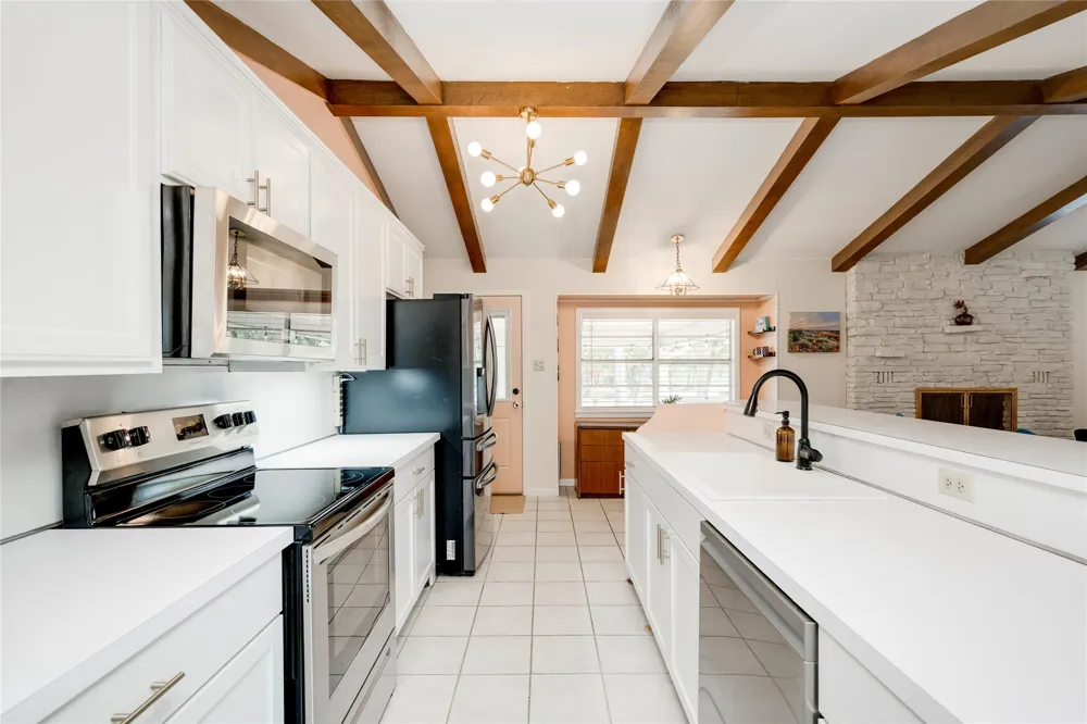 402 Suttles Avenue San Marcos, TX 78666