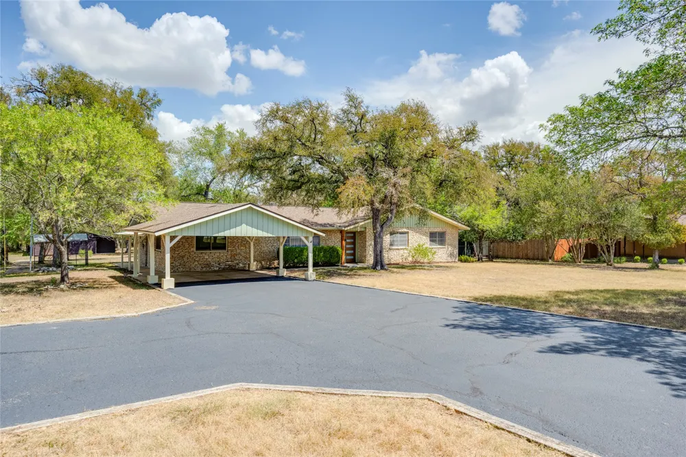 402 Suttles Avenue San Marcos, TX 78666