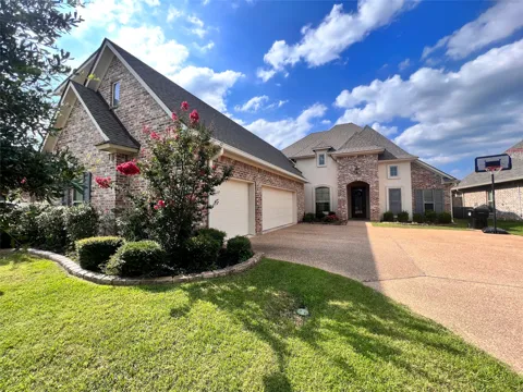 725 Dumaine Drive