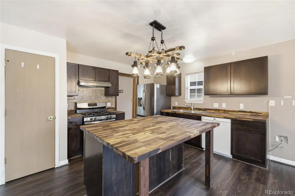14820 E 18th Place Aurora, CO 80011