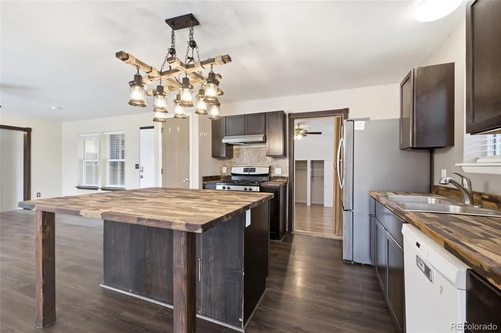 14820 E 18th Place Aurora, CO 80011