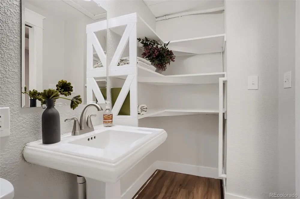 2739 S Lincoln Street Englewood, CO 80113
