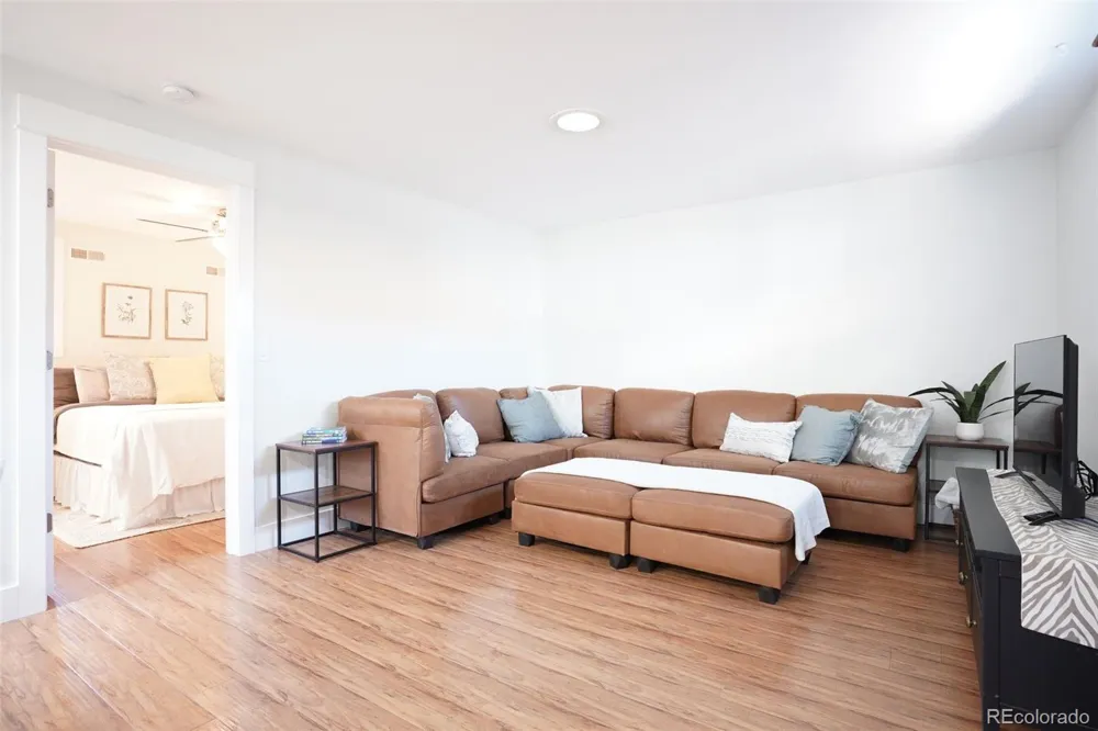 2739 S Lincoln Street Englewood, CO 80113