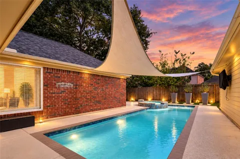 622 Fernglade Drive