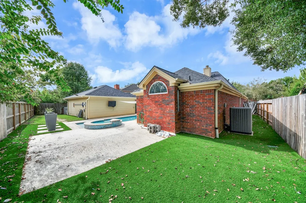 622 Fernglade Drive Richmond, TX 77406
