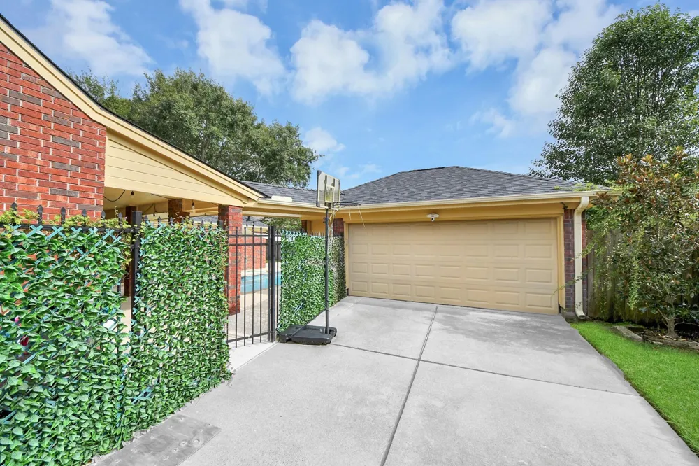 622 Fernglade Drive Richmond, TX 77406