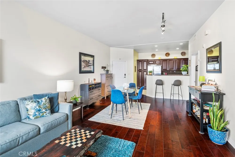 3750 Santa Rosalia #303 Los Angeles, CA 90008