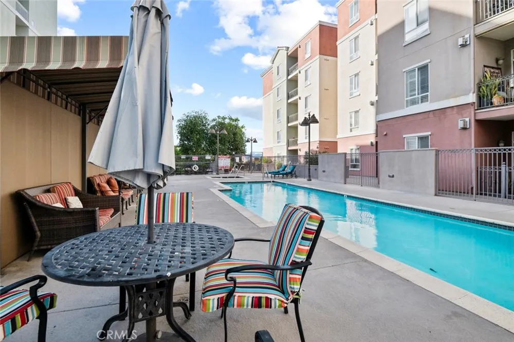 3750 Santa Rosalia #303 Los Angeles, CA 90008