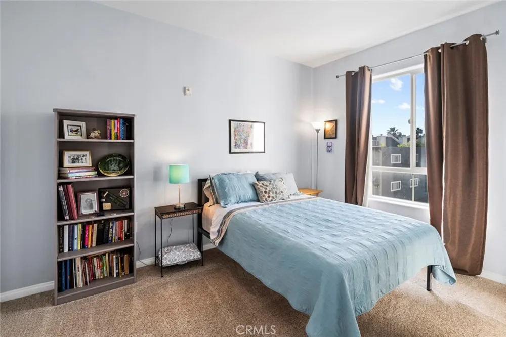 3750 Santa Rosalia #303 Los Angeles, CA 90008