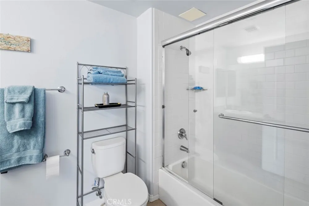 3750 Santa Rosalia #303 Los Angeles, CA 90008
