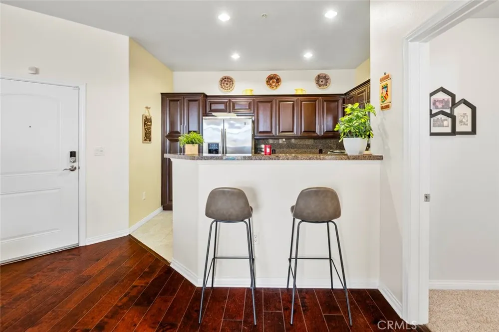 3750 Santa Rosalia #303 Los Angeles, CA 90008
