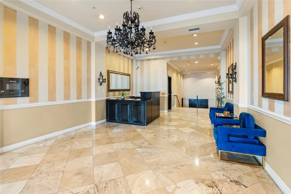 3750 Santa Rosalia #303 Los Angeles, CA 90008