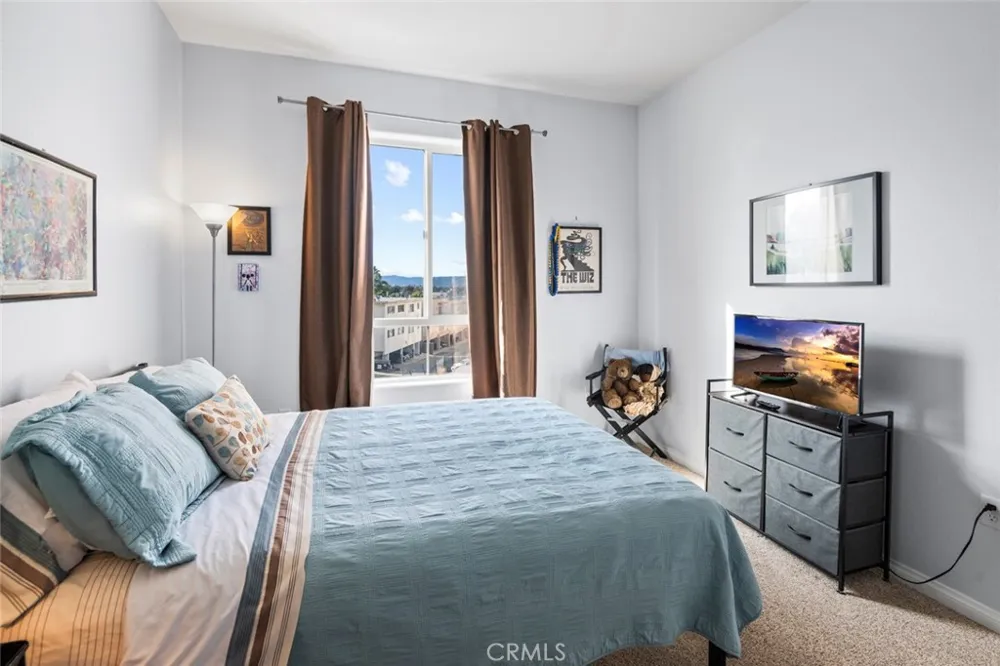 3750 Santa Rosalia #303 Los Angeles, CA 90008