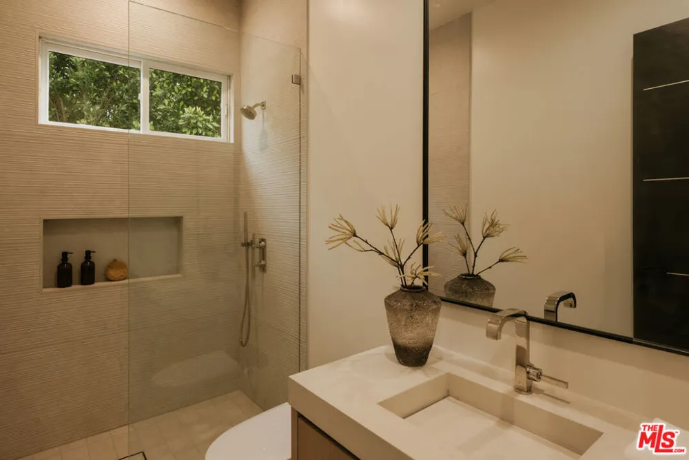 2878 Deep Canyon Drive Beverly Hills, CA 90210