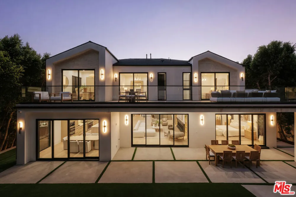 2878 Deep Canyon Drive Beverly Hills, CA 90210