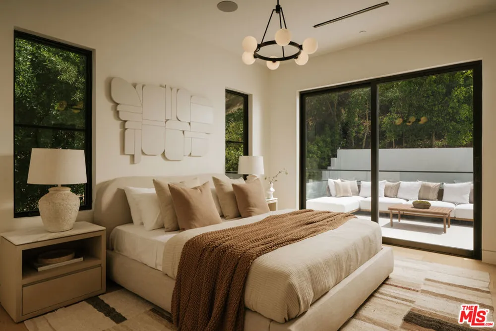 2878 Deep Canyon Drive Beverly Hills, CA 90210